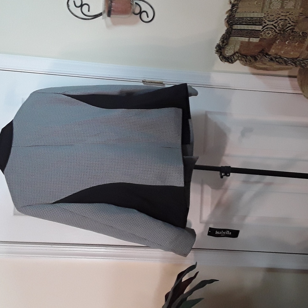 Suit - Picture 2 of 3
